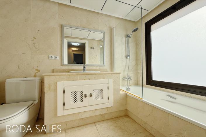 Image No.36-3 Bed Townhouse for sale