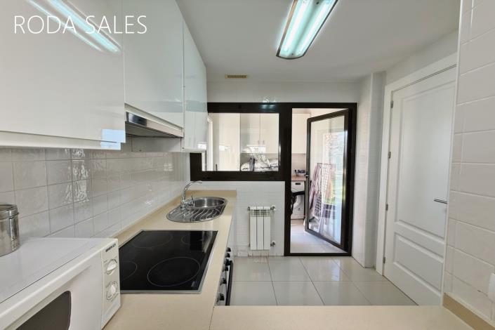 Image No.17-3 Bed Townhouse for sale