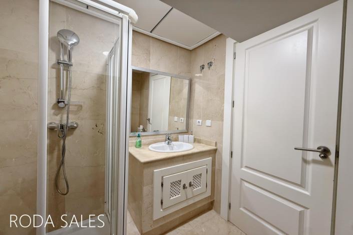 Image No.21-3 Bed Townhouse for sale