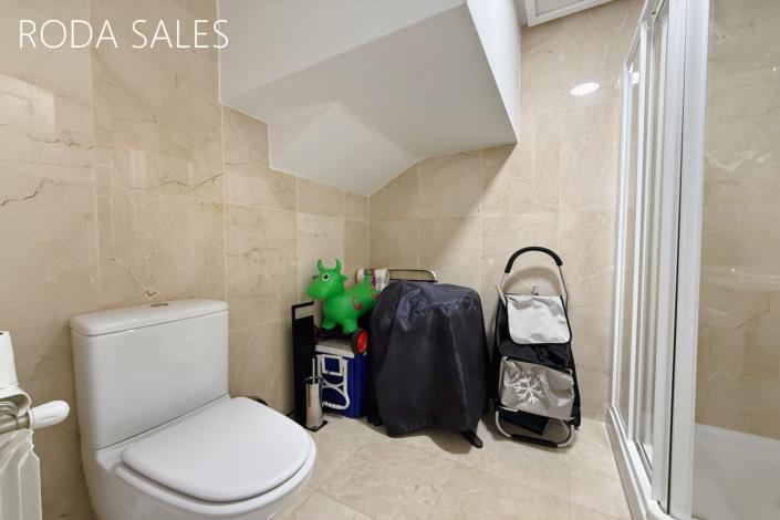 Image No.22-3 Bed Townhouse for sale