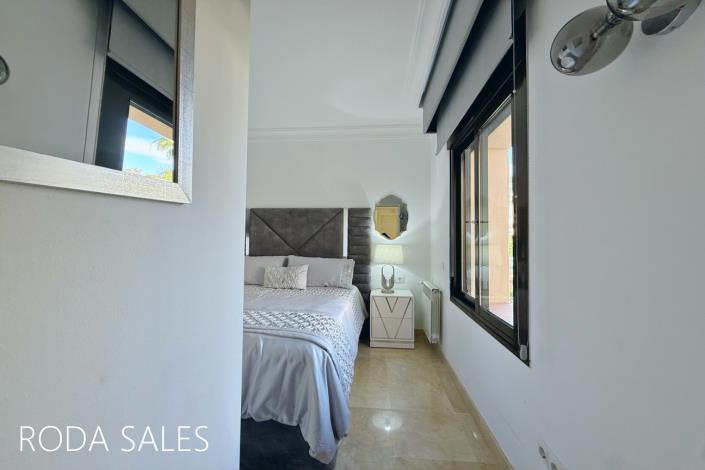 Image No.24-3 Bed Townhouse for sale