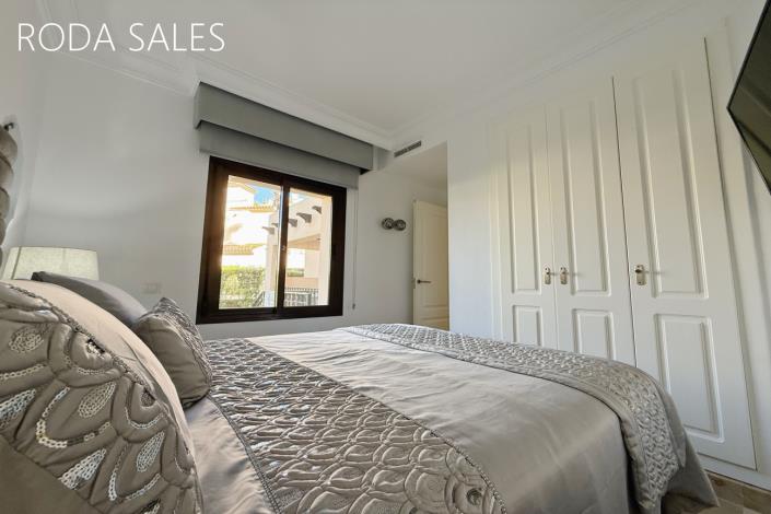 Image No.25-3 Bed Townhouse for sale