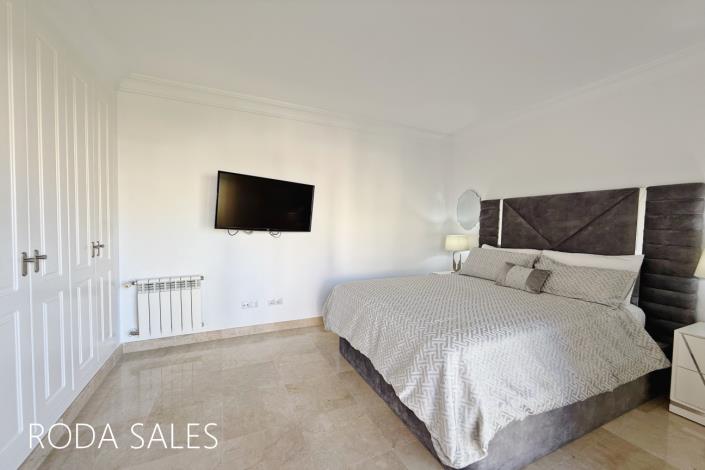 Image No.26-3 Bed Townhouse for sale