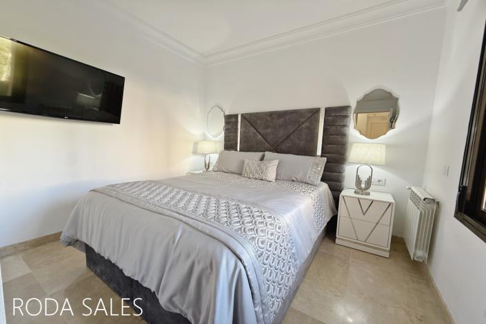 Image No.27-3 Bed Townhouse for sale