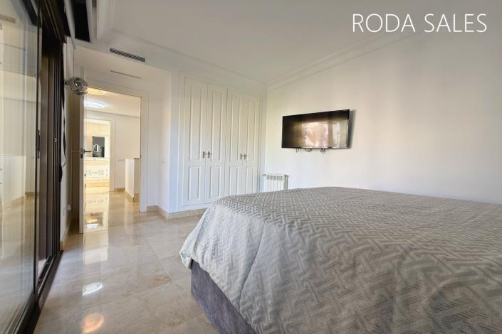 Image No.31-3 Bed Townhouse for sale