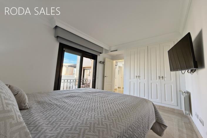 Image No.32-3 Bed Townhouse for sale