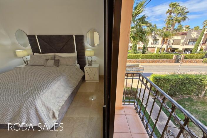 Image No.35-3 Bed Townhouse for sale