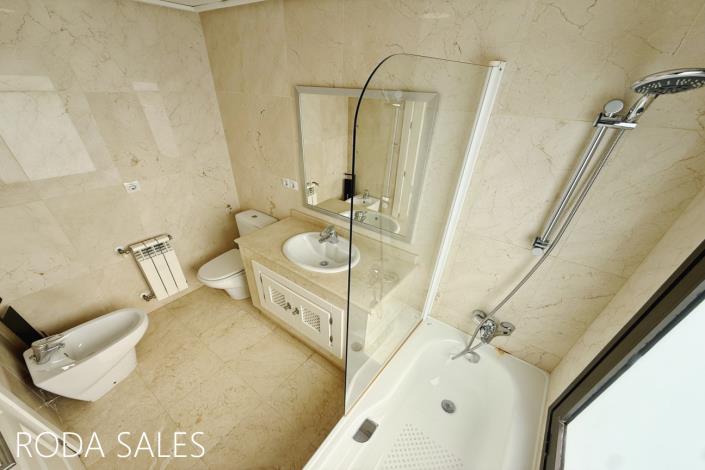 Image No.38-3 Bed Townhouse for sale