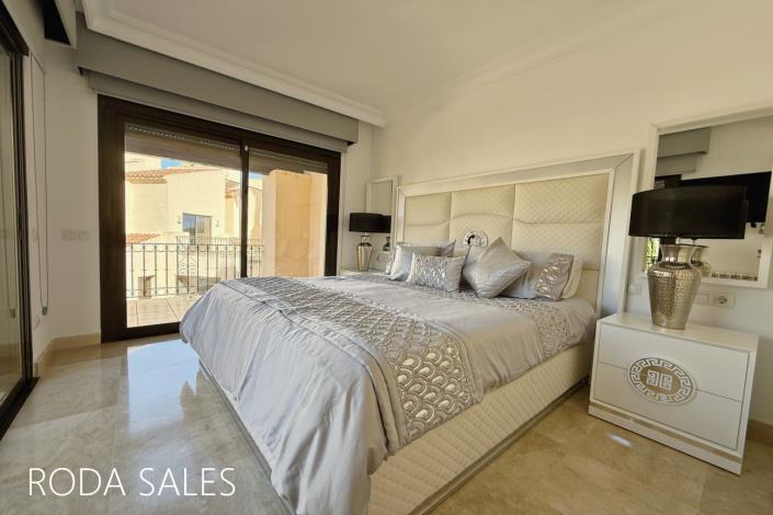 Image No.39-3 Bed Townhouse for sale