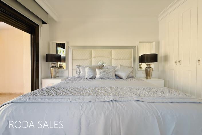 Image No.40-3 Bed Townhouse for sale