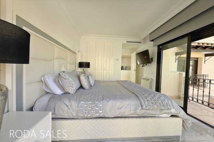 Image No.42-3 Bed Townhouse for sale