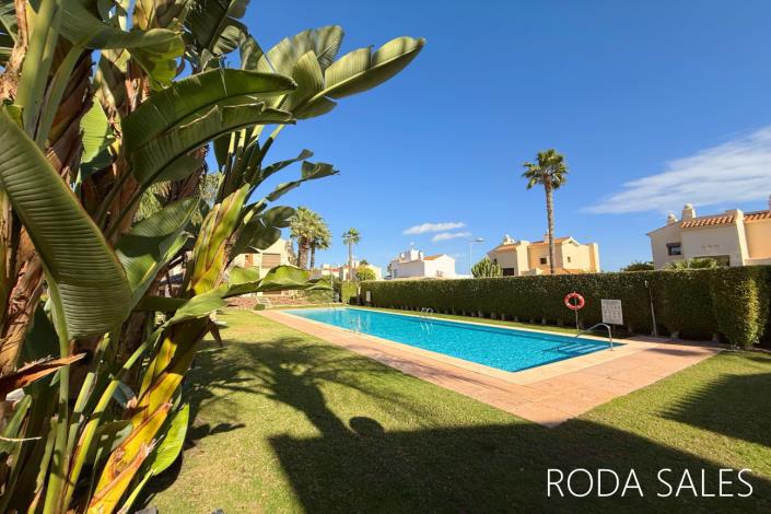 Image No.50-3 Bed Townhouse for sale