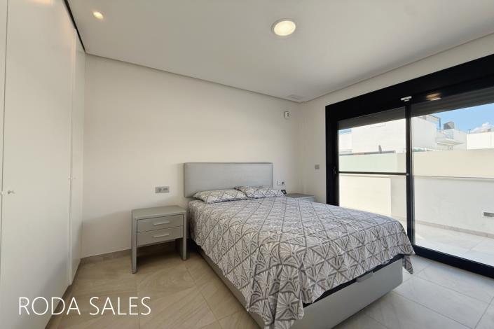 Image No.23-3 Bed Villa / Detached for sale