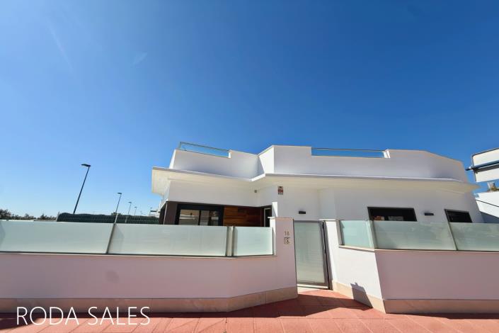 Image No.41-3 Bed Villa / Detached for sale