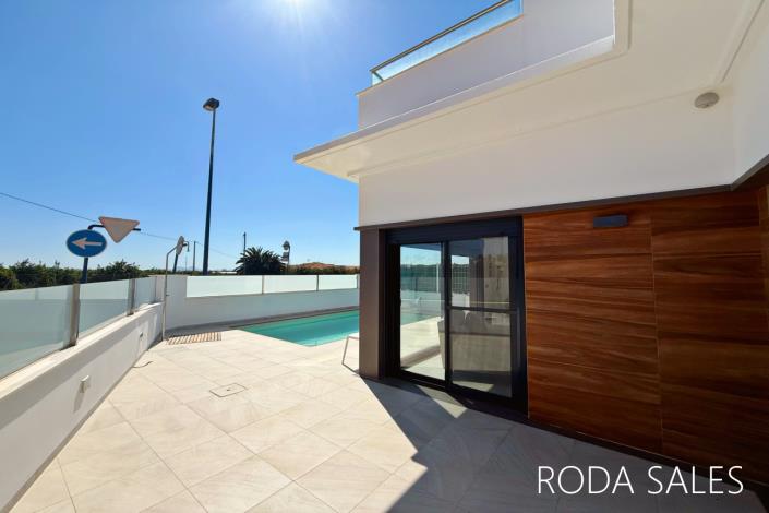 Image No.3-3 Bed Villa / Detached for sale