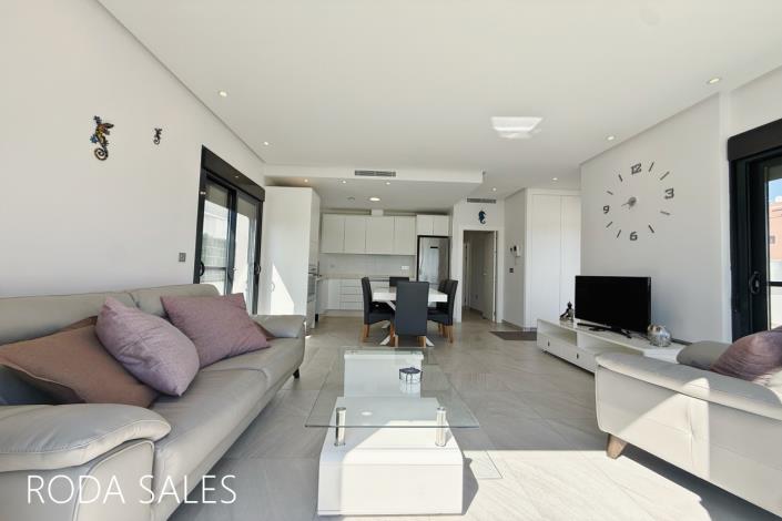 Image No.13-3 Bed Villa / Detached for sale