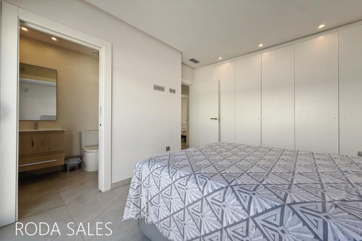 Image No.25-3 Bed Villa / Detached for sale