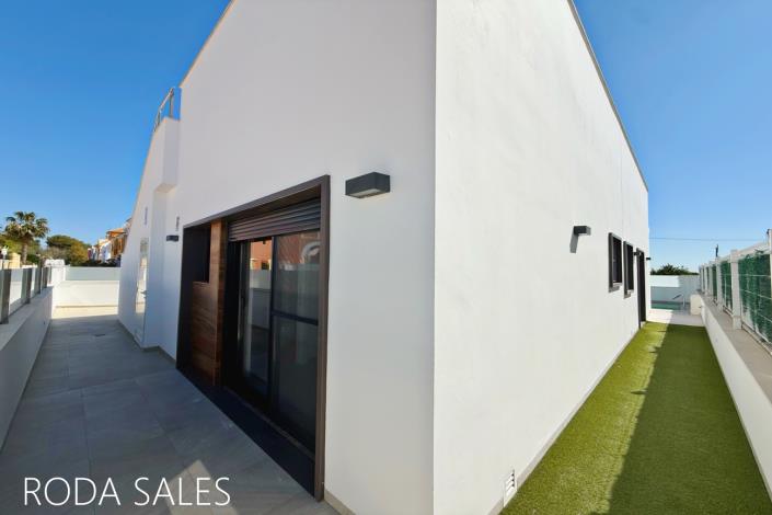 Image No.36-3 Bed Villa / Detached for sale