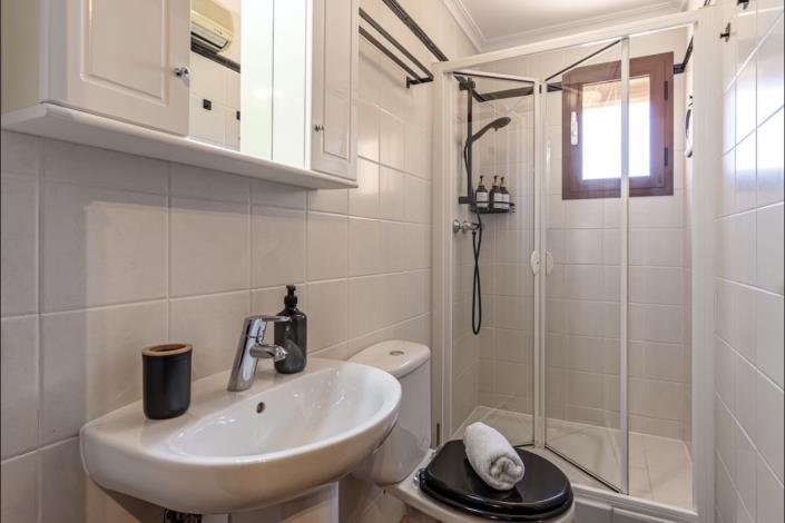 Image No.18-3 Bed Apartment for sale