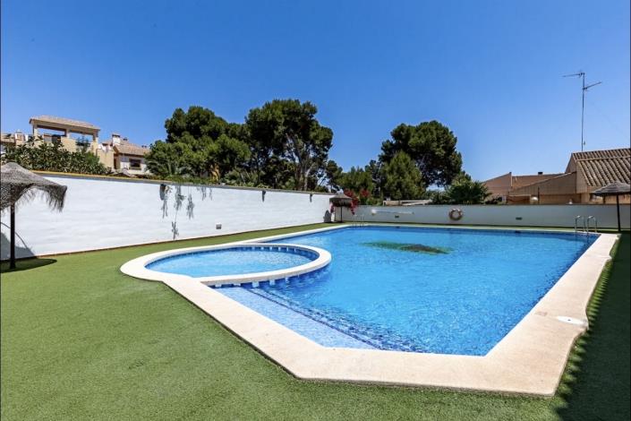 Image No.21-3 Bed Apartment for sale