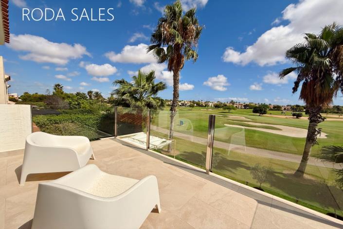 Image No.26-4 Bed Villa / Detached for sale