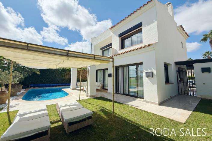 Image No.37-4 Bed Villa / Detached for sale