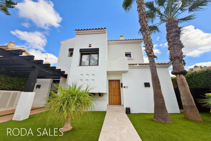 Image No.3-4 Bed Villa / Detached for sale