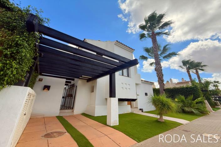 Image No.5-4 Bed Villa / Detached for sale