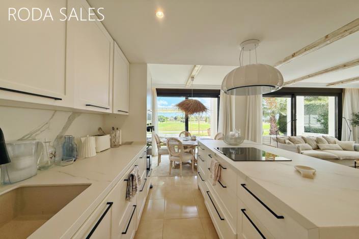 Image No.12-4 Bed Villa / Detached for sale