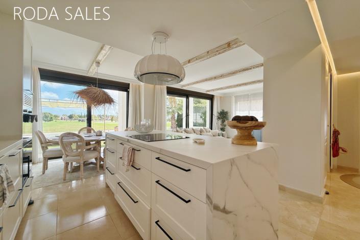 Image No.14-4 Bed Villa / Detached for sale