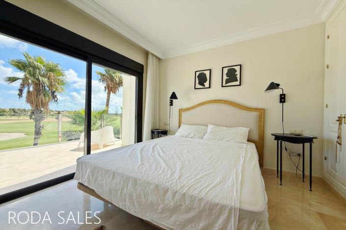 Image No.23-4 Bed Villa / Detached for sale