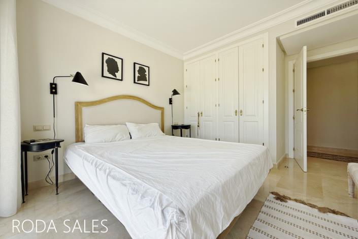 Image No.24-4 Bed Villa / Detached for sale