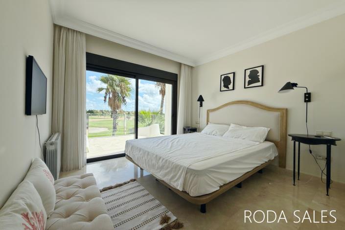 Image No.25-4 Bed Villa / Detached for sale