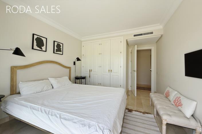 Image No.30-4 Bed Villa / Detached for sale