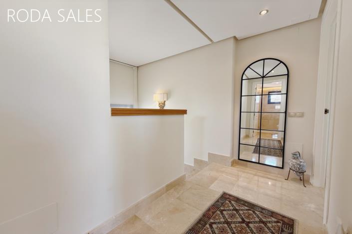 Image No.31-4 Bed Villa / Detached for sale