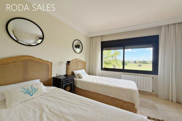 Image No.34-4 Bed Villa / Detached for sale