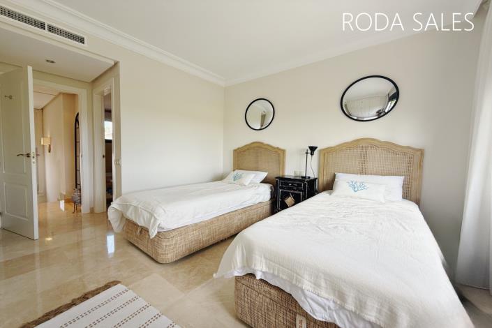 Image No.35-4 Bed Villa / Detached for sale