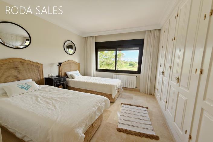 Image No.36-4 Bed Villa / Detached for sale