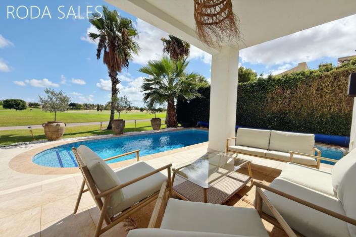 Image No.39-4 Bed Villa / Detached for sale