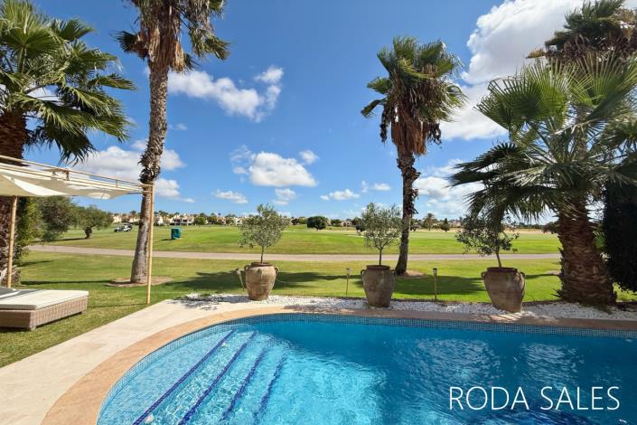 Image No.40-4 Bed Villa / Detached for sale