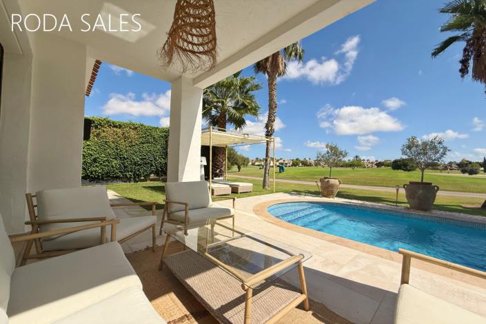 Image No.44-4 Bed Villa / Detached for sale