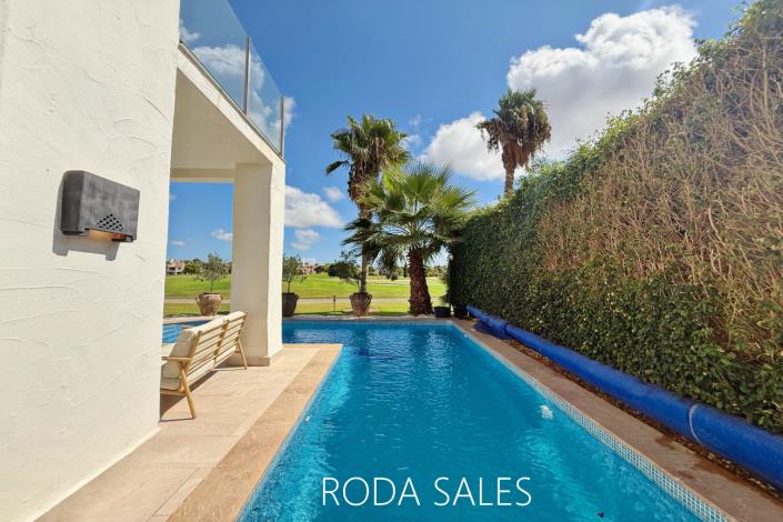 Image No.47-4 Bed Villa / Detached for sale