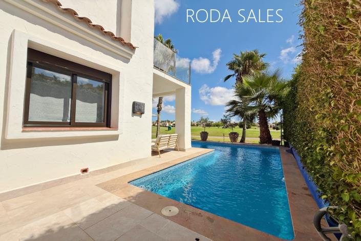 Image No.48-4 Bed Villa / Detached for sale