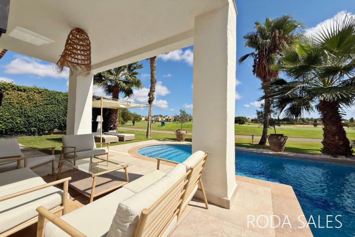 Image No.49-4 Bed Villa / Detached for sale