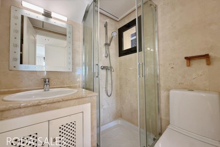 Image No.10-3 Bed Villa / Detached for sale