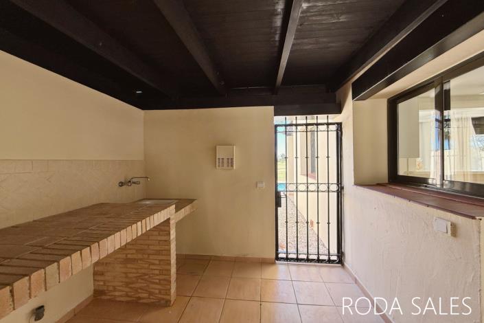 Image No.14-3 Bed Villa / Detached for sale
