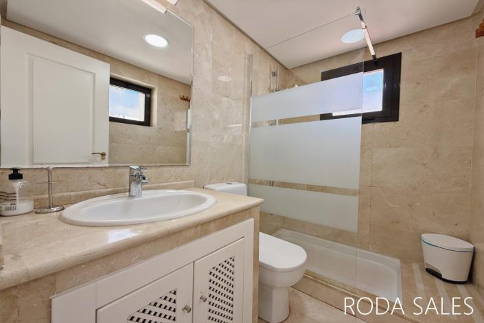 Image No.25-3 Bed Villa / Detached for sale