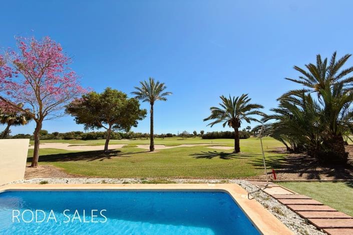 Image No.37-3 Bed Villa / Detached for sale