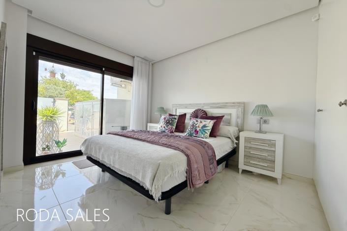 Image No.15-2 Bed Apartment for sale