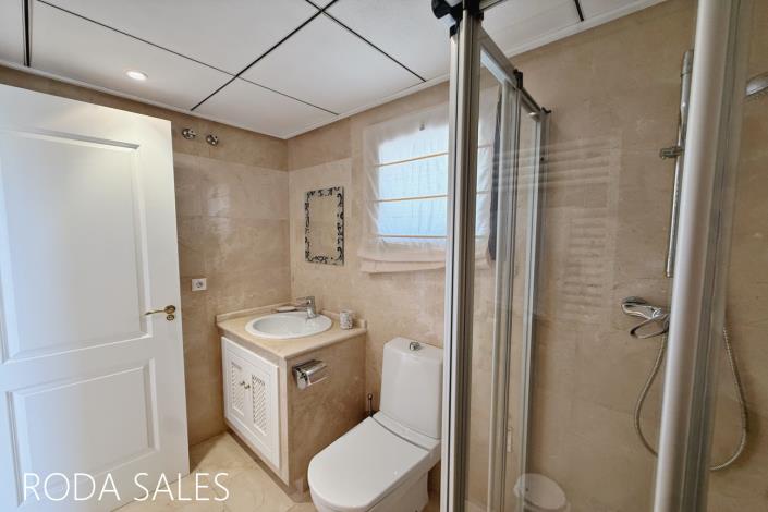 Image No.7-2 Bed Townhouse for sale